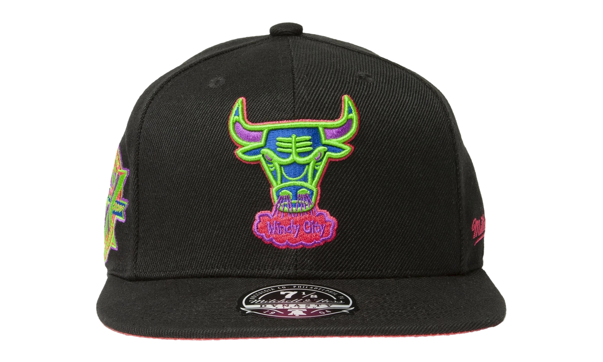 NBA Hardwood Classics Color Bomb Fitted Cap "Chicago Bulls - Black" 6HSFSH21324 CBUBLCK