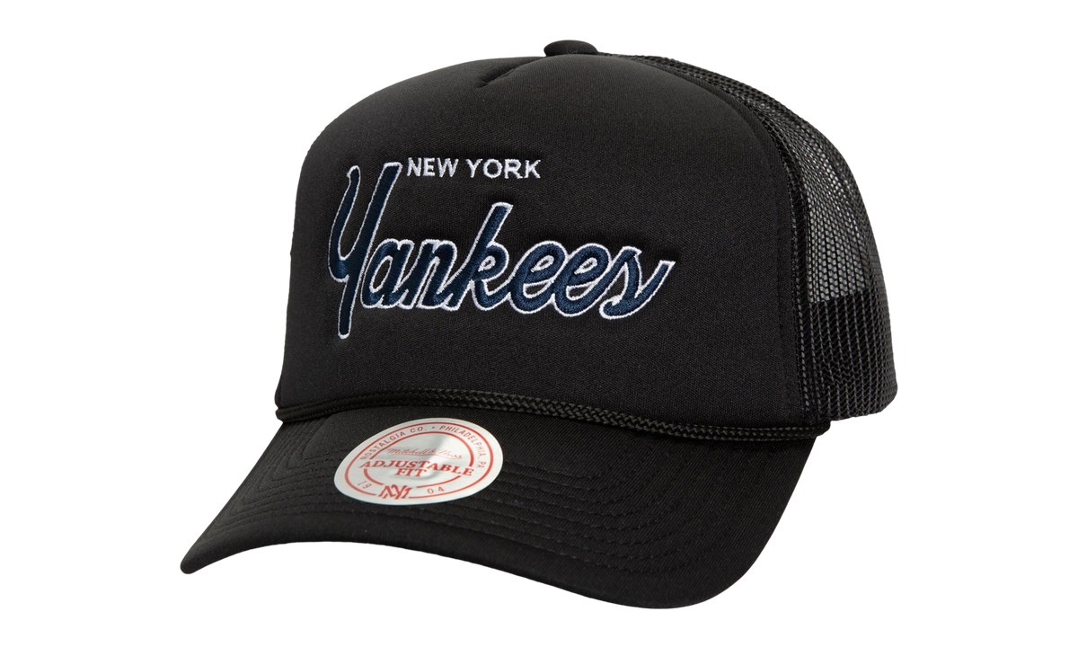 MLB Script Trucker Cap "New York Yankees - Black" HT8215 NYYBLCK