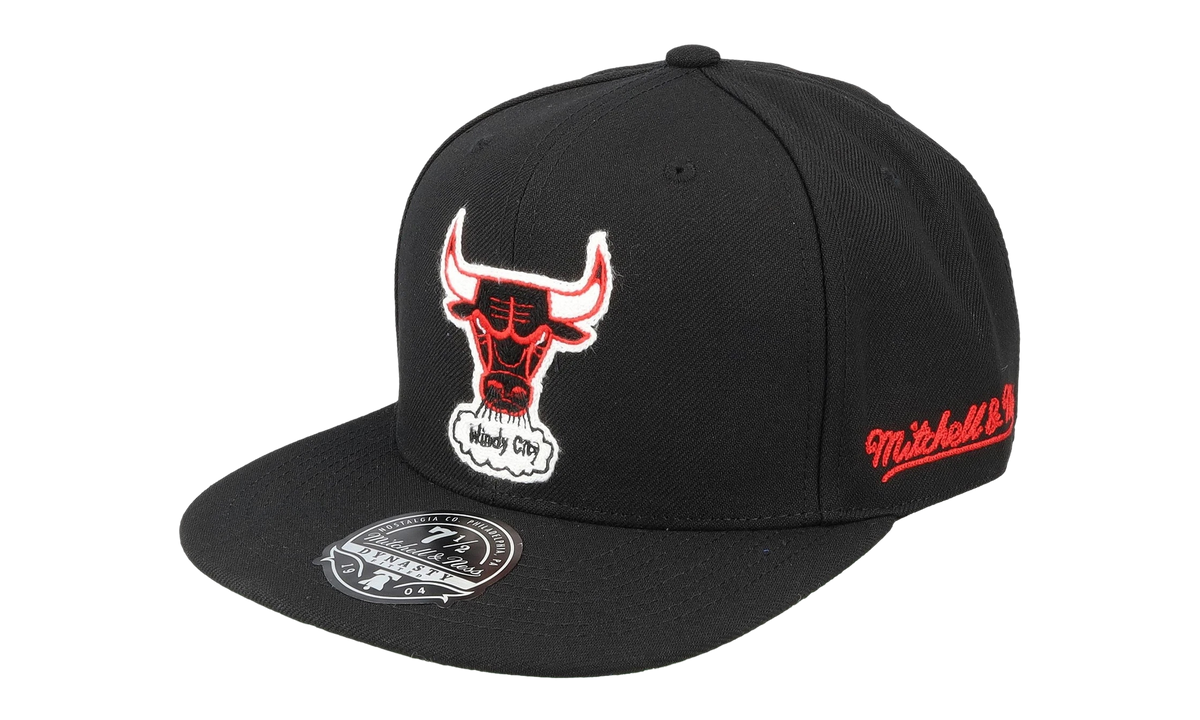 NBA Hardwood Classics Chainstitch Fitted Cap "Chicago Bulls - Black" HHSF4790 CBUYYPPPBLCK